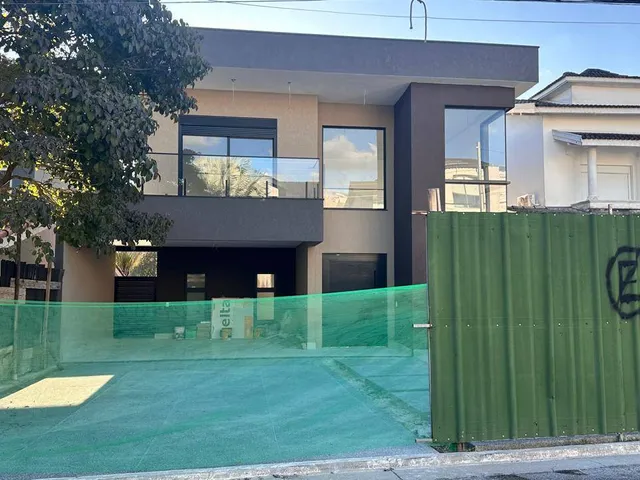 Casa com 360m² 4 quartos e 5 banheiros, à venda, no bairro Alphaville em Santana de Parnaíba