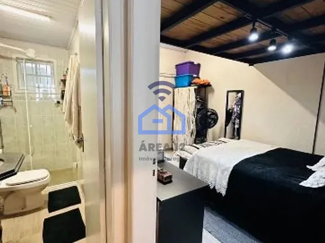 Casa 2 quartos e 1 banheiro, à venda, no bairro Balneário Copacabana em Caraguatatuba