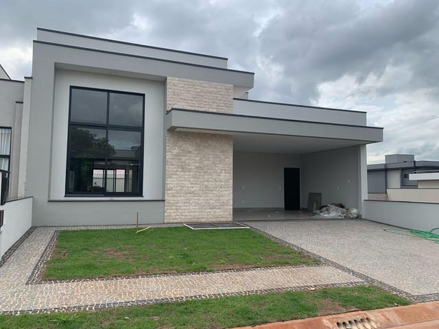 Casa com 300m² 3 quartos e 2 banheiros, à venda, no bairro Parque Brasil 500 em Paulínia
