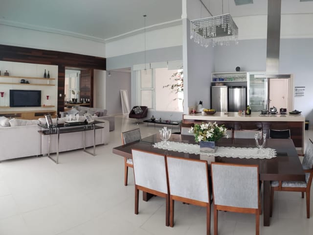 Casa com 1231m² 4 quartos e 2 banheiros, à venda, no bairro Socorro em Pindamonhangaba
