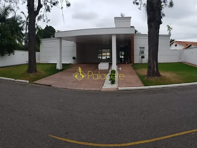 Casa com 1231m² 4 quartos e 2 banheiros, à venda, no bairro Socorro em Pindamonhangaba