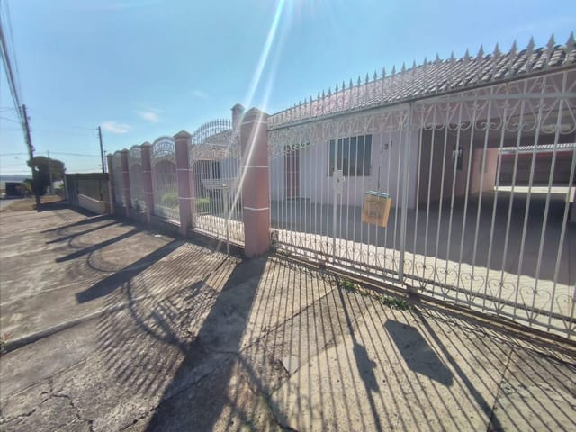 Casa com 3 dormitórios  Boa Vista.