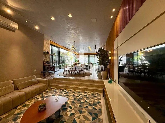 Casa com 454m² 3 quartos e 5 banheiros, à venda, no bairro Jardins Verona em Goiânia