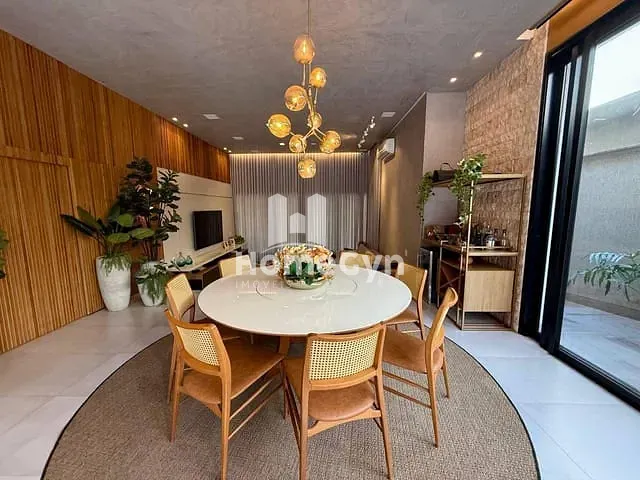 Casa com 454m² 3 quartos e 5 banheiros, à venda, no bairro Jardins Verona em Goiânia