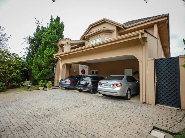 Casa com 840m² 4 quartos e 6 banheiros, à venda, no bairro Tamboré em Santana de Parnaíba