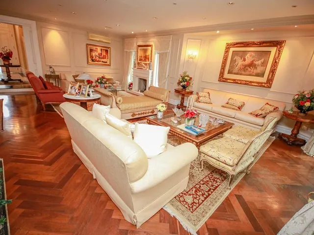 Casa com 840m² 4 quartos e 6 banheiros, à venda, no bairro Tamboré em Santana de Parnaíba
