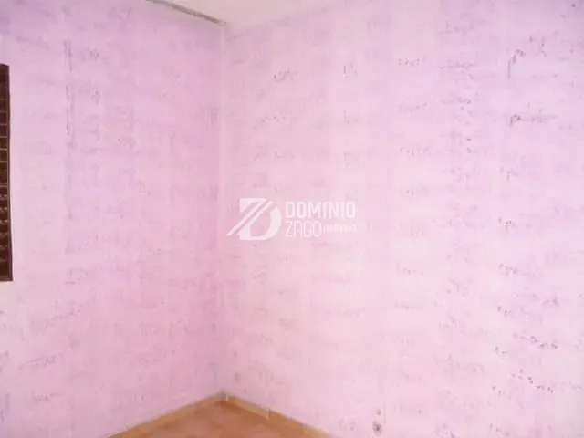 Casa com 300m² 3 quartos e 1 banheiro, à venda, no bairro Conjunto Pontal em Uberaba