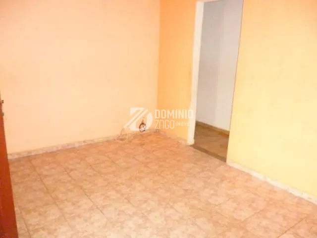 Casa com 300m² 3 quartos e 1 banheiro, à venda, no bairro Conjunto Pontal em Uberaba