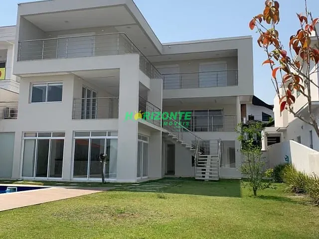 Casa com 820m² 4 quartos e 6 banheiros, à venda, no bairro Urbanova em São José dos Campos