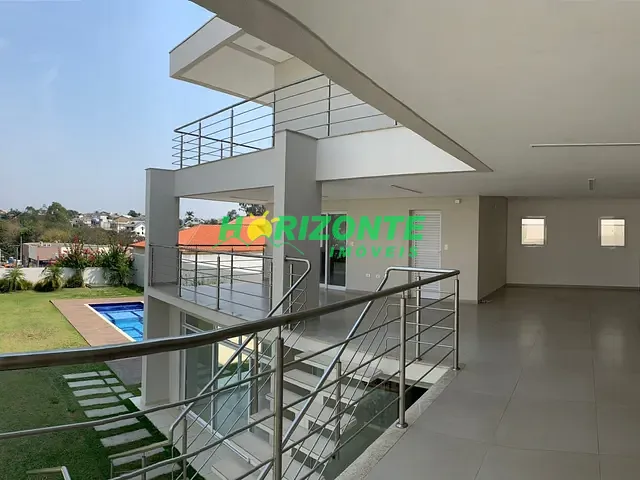 Casa com 820m² 4 quartos e 6 banheiros, à venda, no bairro Urbanova em São José dos Campos