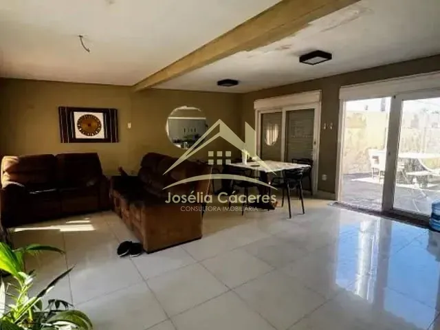 Casa 3 quartos e 4 banheiros, à venda, no bairro Jardim Itália em Cuiabá