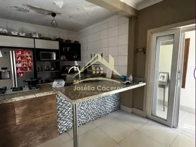 Casa 3 quartos e 4 banheiros, à venda, no bairro Jardim Itália em Cuiabá