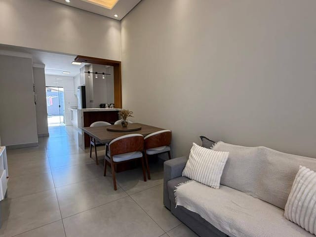 Casa 3 quartos e 2 banheiros, para alugar, no bairro Jardim São Paulo em Cambé