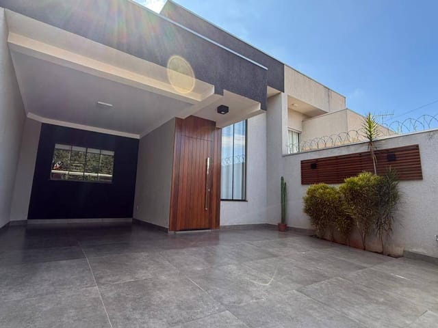 Casa 3 quartos e 2 banheiros, para alugar, no bairro Jardim São Paulo em Cambé