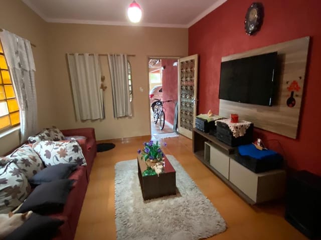 Casa com 360m² 3 quartos e 2 banheiros, à venda, no bairro Chácara do Visconde em Taubaté