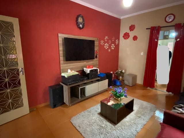 Casa com 360m² 3 quartos e 2 banheiros, à venda, no bairro Chácara do Visconde em Taubaté