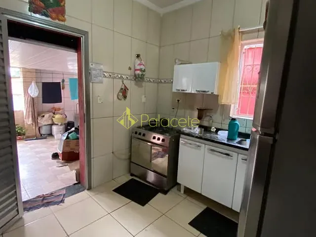 Casa com 360m² 3 quartos e 2 banheiros, à venda, no bairro Chácara do Visconde em Taubaté