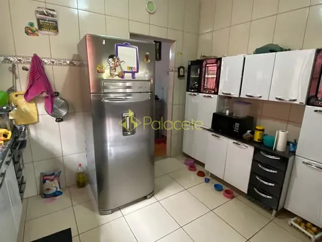 Casa com 360m² 3 quartos e 2 banheiros, à venda, no bairro Chácara do Visconde em Taubaté