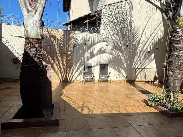 Casa 3 quartos e 4 banheiros, à venda, no bairro Moinho dos Ventos em Goiânia