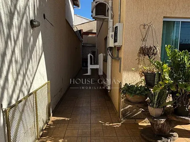 Casa 3 quartos e 4 banheiros, à venda, no bairro Moinho dos Ventos em Goiânia