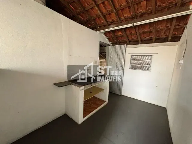 Casa com 190m² 2 quartos e 1 banheiro, à venda, no bairro Vila Caracol em Andradas