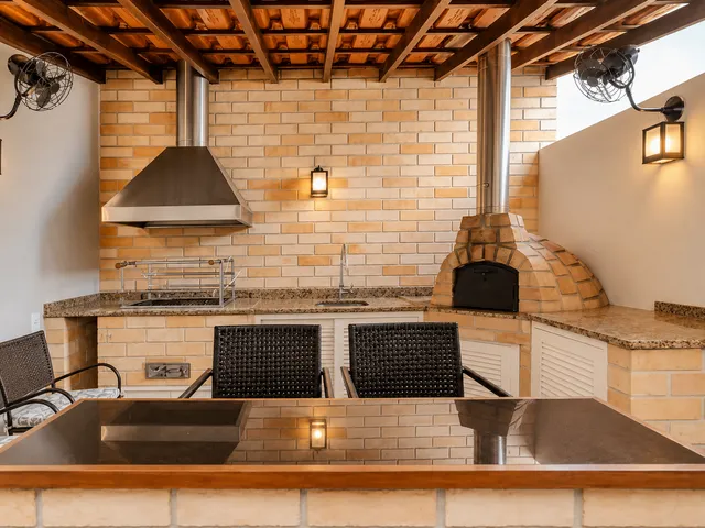 Casa 3 quartos e 5 banheiros, à venda, no bairro Jardim Paulistano em São Paulo