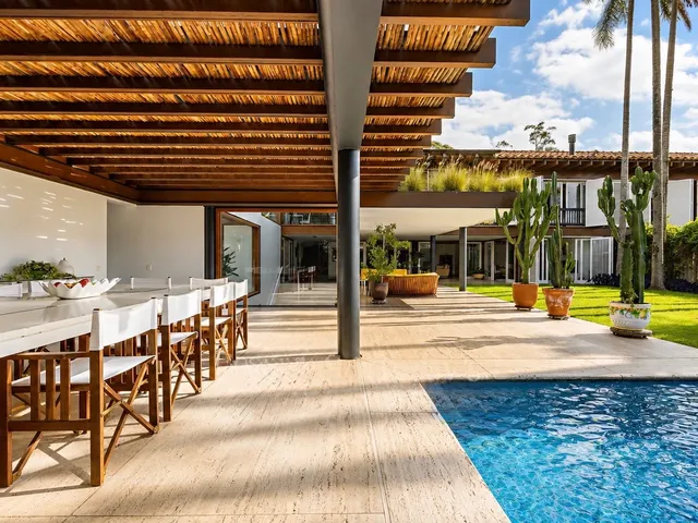 Casa com 1000m² 3 quartos e 5 banheiros, à venda ou para alugar, no bairro Cidade Jardim em São Paulo