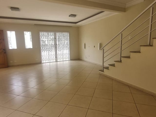 Foto do Casa - Casa à Venda - Vila Campesina - Osasco - SP. 3 Dormitórios com suítes, Lavabo, Sala, Cozinha, Lavanderia, Vaga de garagem. | Collina Imóveis