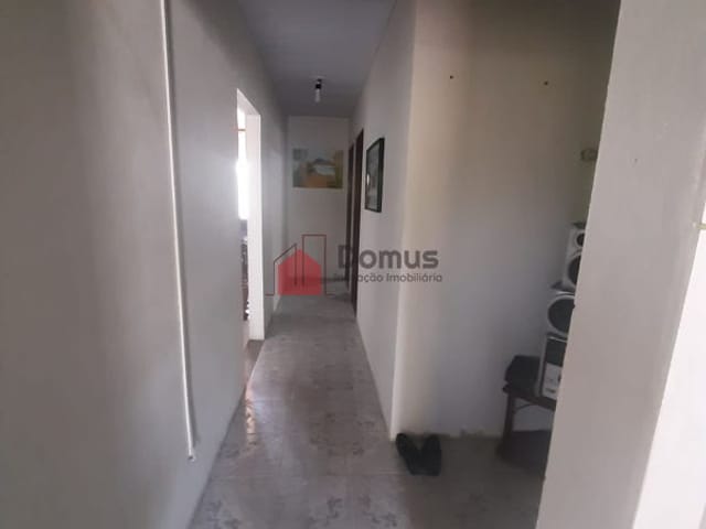 Casa com 1000m², à venda, no bairro Parque Lago Azul em Pindamonhangaba