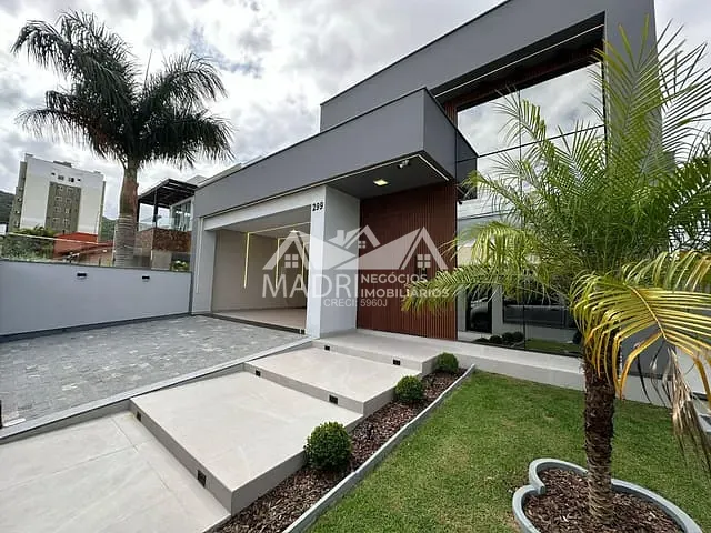 Casa 3 quartos e 3 banheiros, à venda, no bairro Pedra Branca em Palhoça