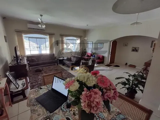 Casa com 1170m² 2 quartos e 4 banheiros, à venda, no bairro São Pedro em Jaguariúna