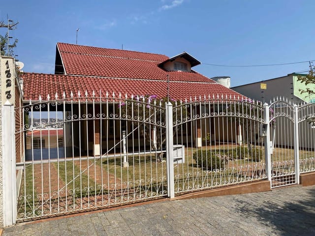 Casa com 432m² 3 quartos e 5 banheiros, à venda, no bairro Jardim dos Estados em Poços de Caldas