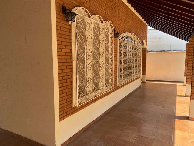 Casa com 432m² 3 quartos e 5 banheiros, à venda, no bairro Jardim dos Estados em Poços de Caldas