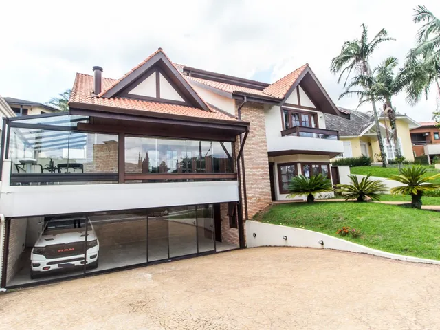 Casa com 800m² 4 quartos e 6 banheiros, à venda, no bairro Alphaville em Santana de Parnaíba