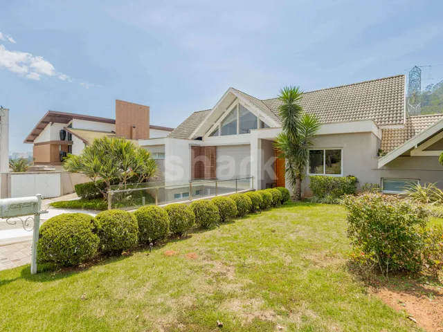 Casa com 1960m² 4 quartos e 8 banheiros, à venda ou para alugar, no bairro Residencial Tamboré em Barueri