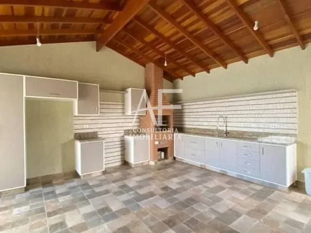 Casa com 300m² 3 quartos e 5 banheiros, à venda, no bairro Residencial Ouro Ville em Taubaté