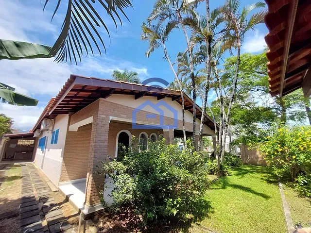 Casa com 629m² 3 quartos e 3 banheiros, à venda, no bairro Indaiá em Caraguatatuba