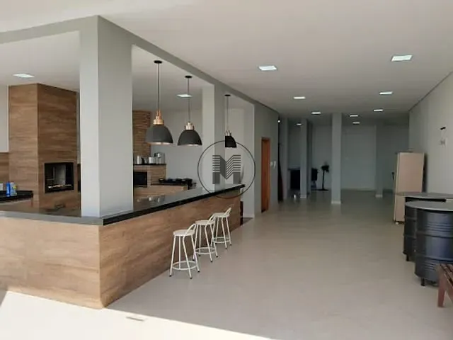 Casa com 300m² 4 quartos e 6 banheiros, à venda, no bairro Vila Alves em Guaratinguetá