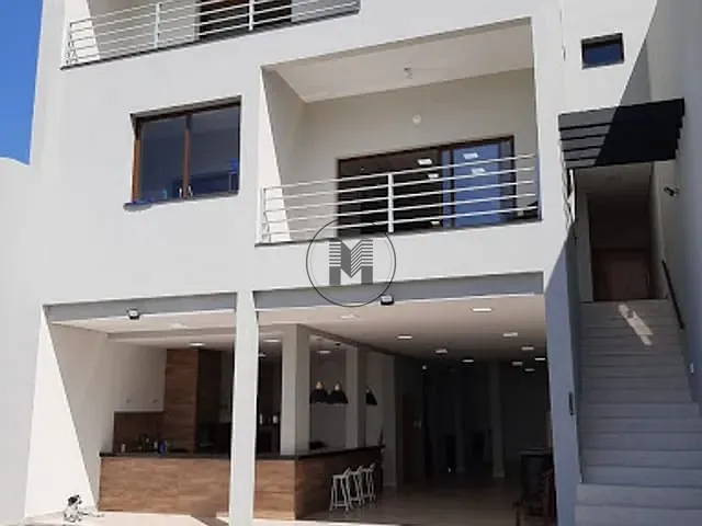 Casa com 300m² 4 quartos e 6 banheiros, à venda, no bairro Vila Alves em Guaratinguetá