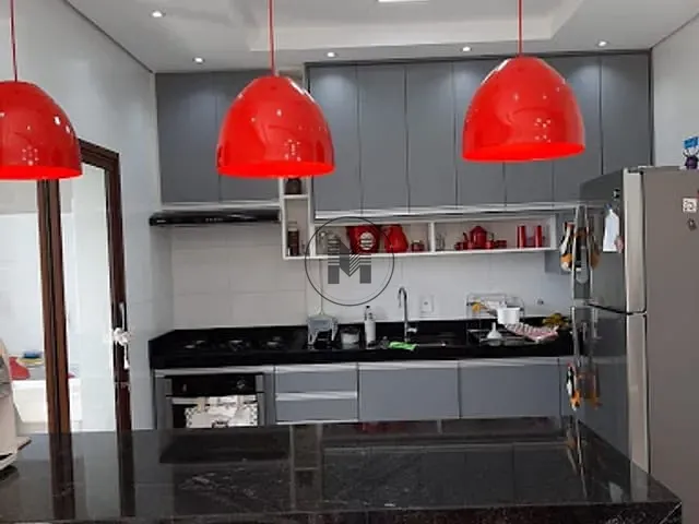 Casa com 300m² 4 quartos e 6 banheiros, à venda, no bairro Vila Alves em Guaratinguetá