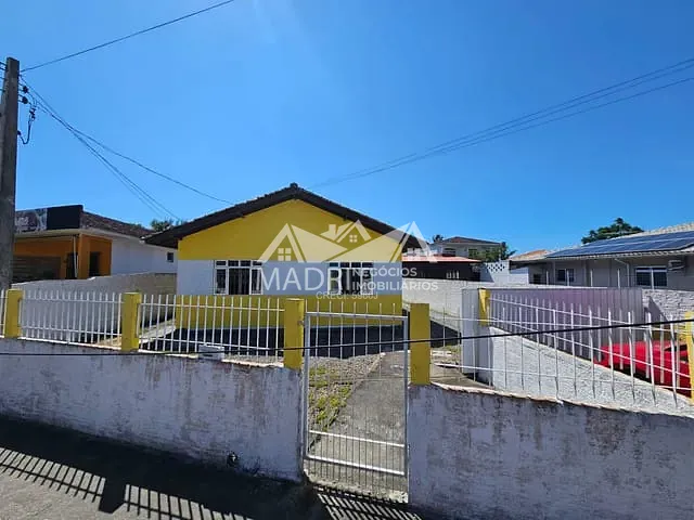 Casa 3 quartos e 1 banheiro, à venda, no bairro Barra do Aririú em Palhoça