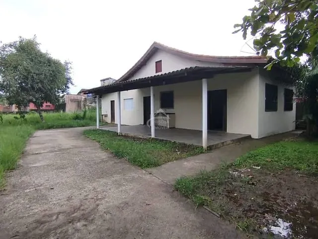 Casa com 900m² 2 quartos e 2 banheiros, à venda, no bairro Boraceia em Bertioga