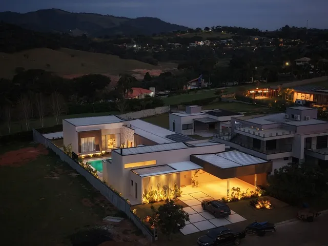 Casa com 1300m² 5 quartos e 7 banheiros, à venda, no bairro Cachoeira em Piracaia