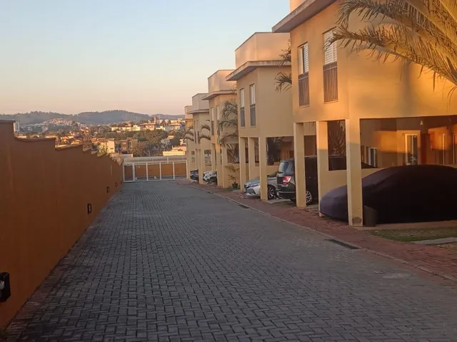 Casa com 123m² 3 quartos e 3 banheiros, para alugar, no bairro Jardim Rancho Alegre em Santana de Parnaíba