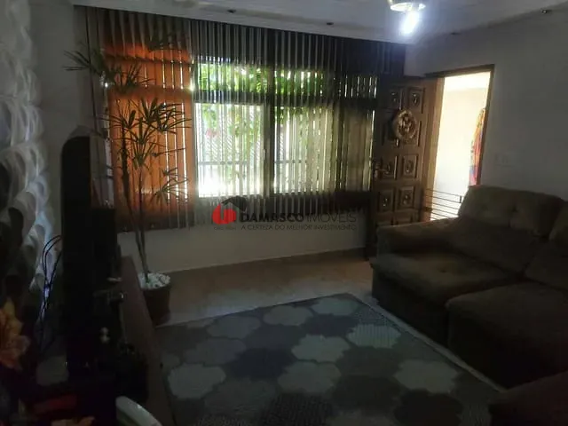 Casa com 250m² 3 quartos e 2 banheiros, à venda, no bairro Olímpico em São Caetano do Sul