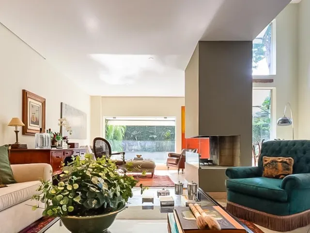 Casa com 250m² 3 quartos e 5 banheiros, à venda, no bairro Jardim Paulista em São Paulo