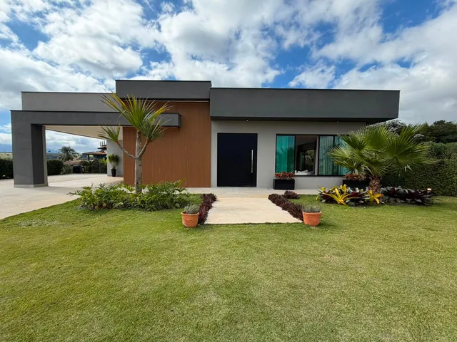 Casa com 1000m² 4 quartos e 6 banheiros, à venda, no bairro Cachoeira em Piracaia