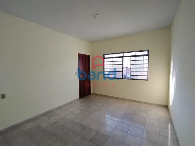 Casa com 150m² 2 quartos e 1 banheiro, para alugar, no bairro Parque Residencial Rafael Alcala em Porto Feliz