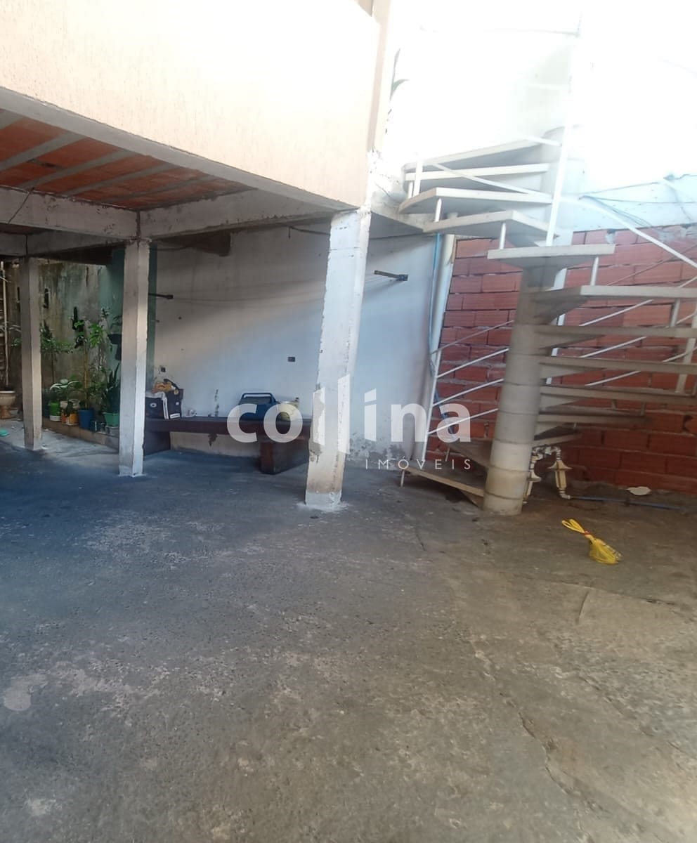 Casa à venda com 3 quartos, 195m² - Foto 14