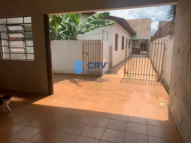 Casa com 418m² 7 quartos e 4 banheiros, à venda, no bairro Centro em Londrina